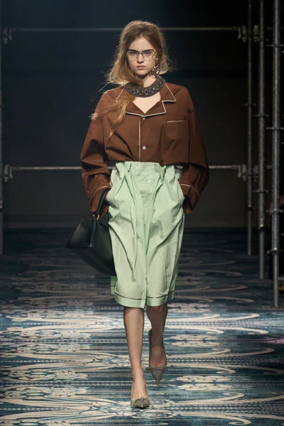 Look 7
